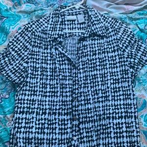 Kim Rogers black and white button up shirt